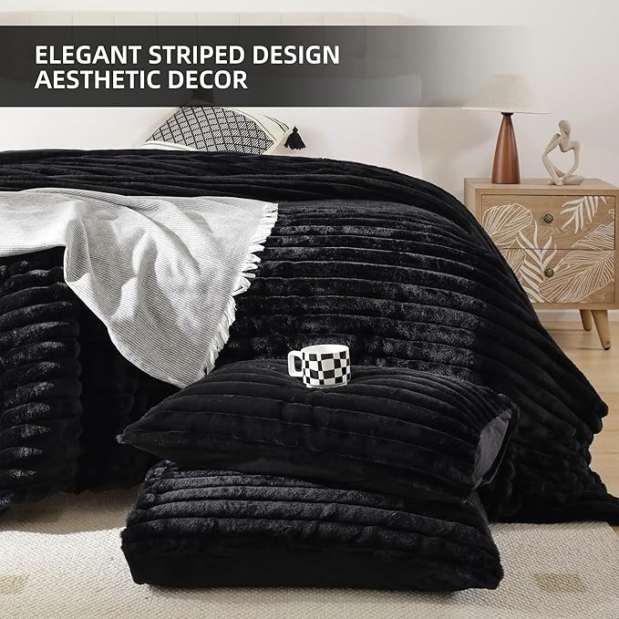 Smoofy Fluffy Queen Comforter Set 3 Pieces - Black Fleece Fluffy Comforter Set, Luxury Fuzzy Queen Bedding Set, Soft Warm Bed Set All Season, Heavy Faux Fur Comforter with 2 Pillow Cases