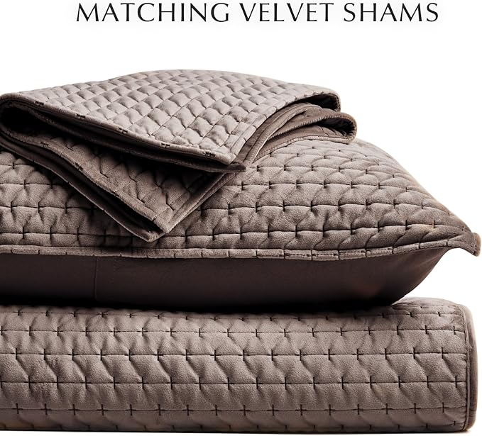 EVERGRACE Luxury Velvet Quilt Set Queen Size 3 Piece, Soft Cross-Stitch Velvet Comforter Set with Pillow Shams, Lightweight Coverlet Bedspread Bedding Set for All Seasons, Mushroom Brown
