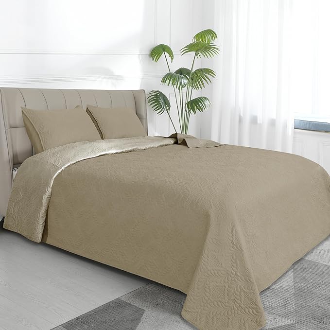Easy-Going King Size Reversible Quilt Set with 1 Quilt and 2 Pillow Shams, Soft Bed Quilt Cover, Water Resistant Lightweight Microfiber Bedspread, Stain Resistant, Olive Leaf-Beige/Beige