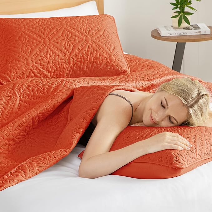 Exclusivo Mezcla Twin Quilt Bedding Set, Lightweight Soft Bedspreads Coverlets with 1 Pillow Sham, Modern Orange Quilts Twin XL Size for All Seasons