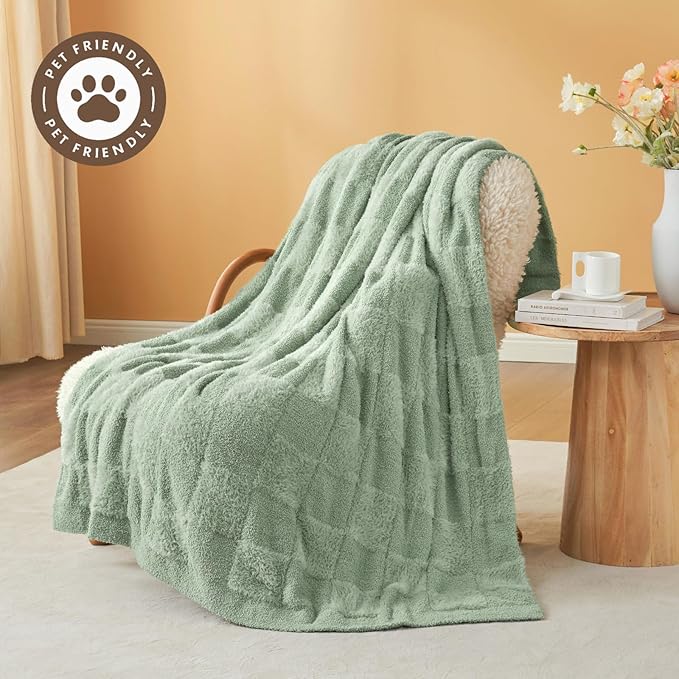 Snuggle Sac Faux Fur Checkered Blanket Twin Size with Soft Knitted Microfiber,Cozy Soft Warm Blanket for Sofa Bedroom Living Room,Solid Sage Green,60x80 inches