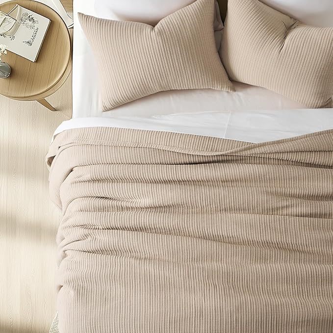 EVERGRACEHOME Cotton Gauze King Bedspread, Ultra Soft Prewashed Pick Stitch Matelassé Coverlet, Lightweight Textured Oversized King Quilt Bedding Set for All Season, with 2 Shams, Khaki Tan