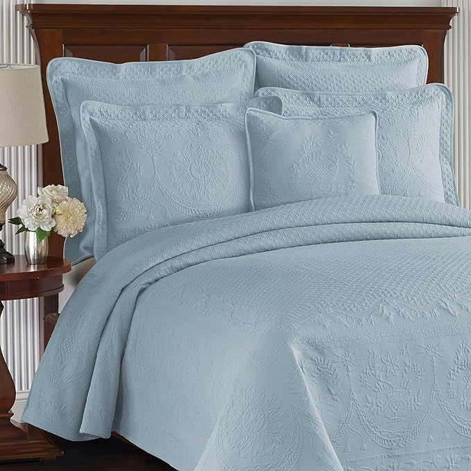 King Charles Modern Farmhouse Floral Matelasse Coverlet, King, Blue