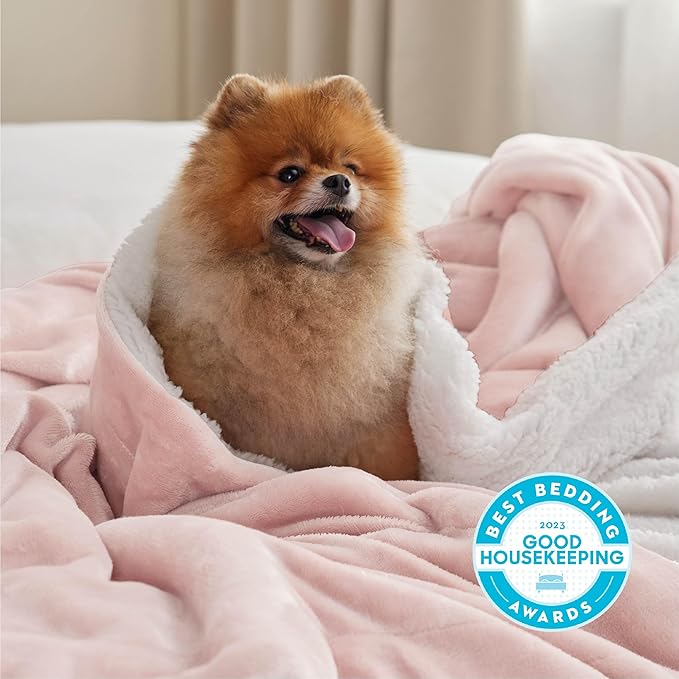 Bedsure GentleSoft Sherpa Fleece Throw Blanket for Couch, Non-Heated, Thick and Warm Throw Gifts for Women and Girls, Soft Fuzzy Plush Blanket for Winter, Room Home Decor, Pink, 50x60 Inches