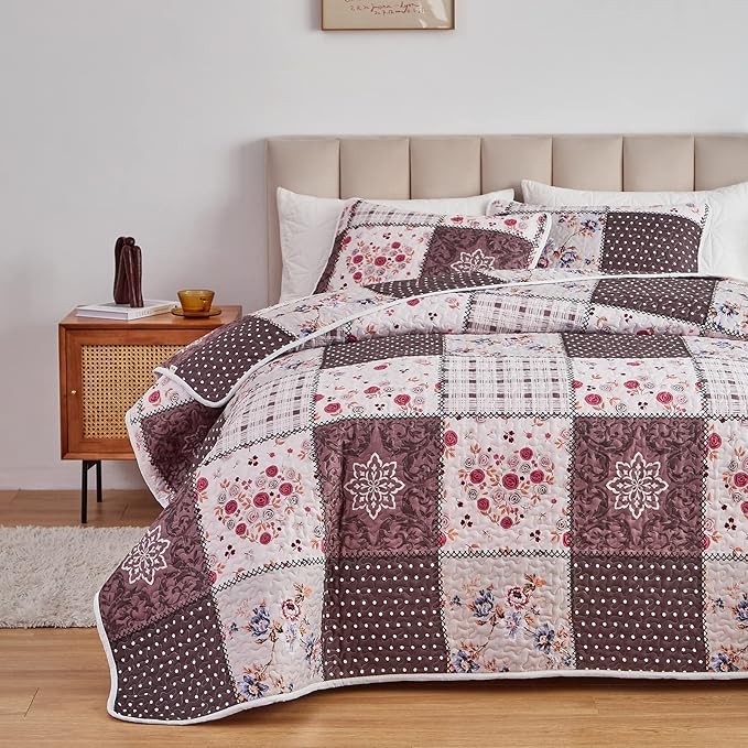 Patchwork Quilt Set Full/Queen Size, 3 Pieces Brown Floral Plaid Summer Bedspread Coverlet Set, Soft Microfiber Reversible Lightweight Bed Cover for All Season (90" x 90", 1 Quilt+ 2 Pillow Shams)