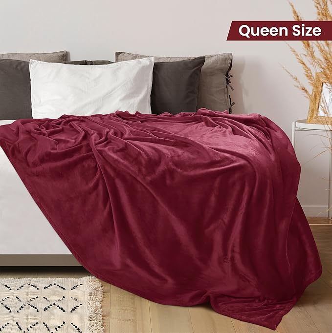 Utopia Bedding Fleece Blanket Queen Size Burgundy 300GSM Luxury Anti-Static Fuzzy Soft Microfiber Bed Blanket (90x90 Inch)