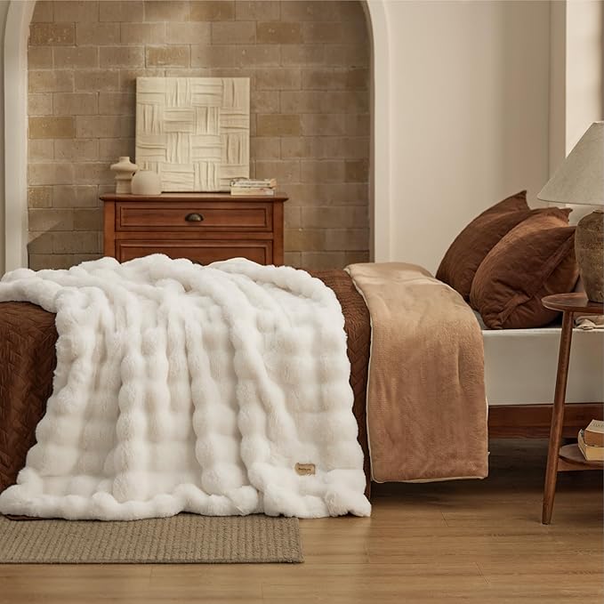 Bedsure GentleSoft Fluffy Faux Fur Throw Blanket for Couch, Soft Fuzzy Fleece Blankets & Throws, Cream Bed Decor Cozy Gifts for Women Teen Girls, Minky Thick Warm Plush Gifts for Birthday, Valentines