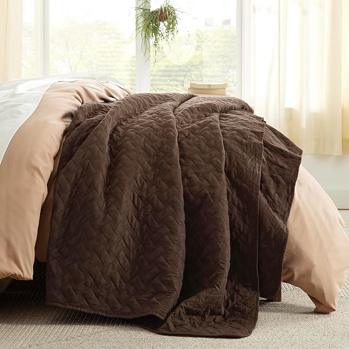 Bedsure Quilts Queen Size - Lightweight Bedspreads Queen Size with Basket Weave Pattern, Soft Quilt Bedding Set, Brown Comforter Set Coverlet for All Seasons with 2 Pillow Shams (90" x 96")