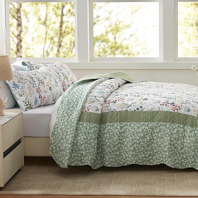 LEAONME California King Size Quilt Set 3-Piece Lightweight Bedspread Coverlet 120''x120'' Garden Style Floral Printed Oversized Bedding Set with Shams for All Season