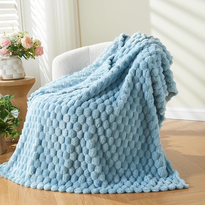 NEWCOSPLAY Super Soft Queen Blanket Blue Premium Silky Flannel Fleece 3D Clouds Stylish Jacquard Lightweight Bed Blanket All Season Use 350GSM (Blue, Queen(90"x90"))