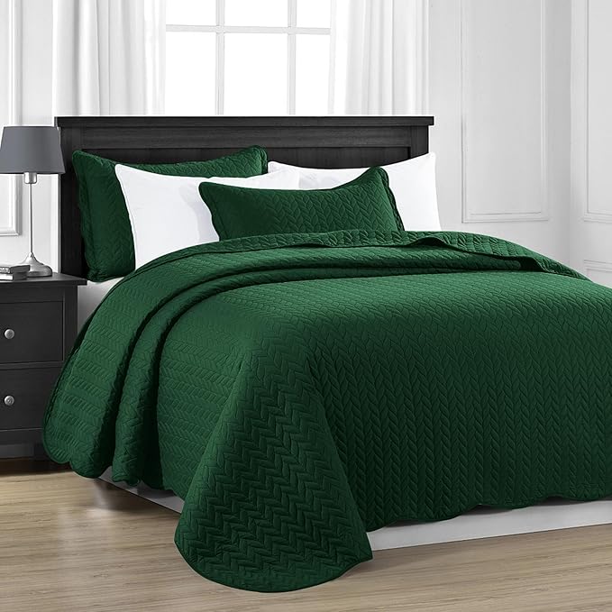 MOONLIGHT20015 California King Quilt Bedding Set Size (118"x106") + 2 Pillow Shams (20" x 36"+ 2") - 3 Pcs All Season Reversible Microfiber Coverlet Embossed Quilt Bedspread (Emerald)