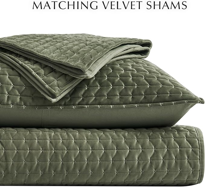 EVERGRACE Luxury Velvet Quilt Set Queen Size 3 Piece, Soft Cross-Stitch Velvet Comforter Set with Pillow Shams, Lightweight Coverlet Bedspread Bedding Set for All Seasons, Moss Green
