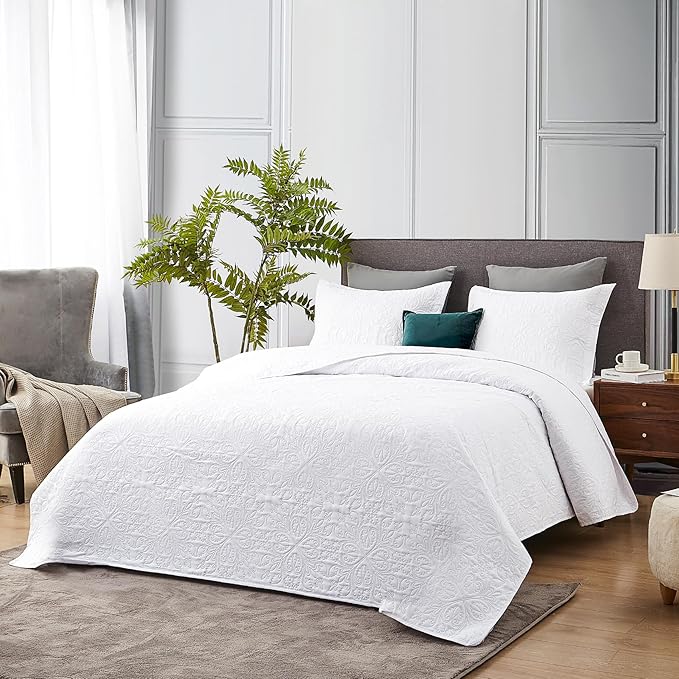 Hansleep White Quilt California King Size - Baroque Ultrasonic All Season Bedspread California King, Soft Lightweight Coverlet Bedding Set, 3 Piece (1 Quilt, 2 Pillow Shams)