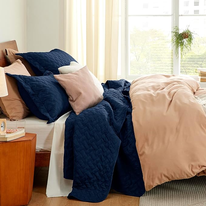 Bedsure Quilts Queen Size - Lightweight Bedspreads Queen Size with Basket Weave Pattern, Soft Quilt Bedding, Navy Comforter Coverlet for All Seasons (90" x 96")