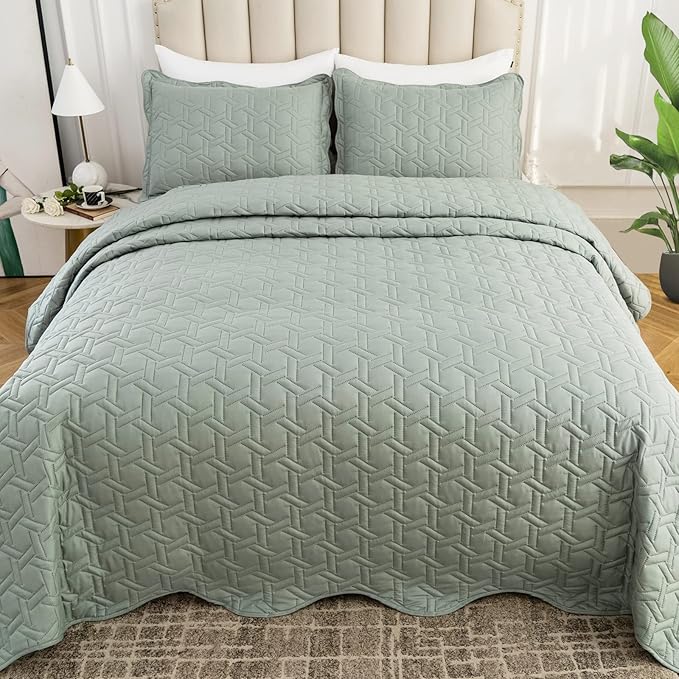 Auemtyn King Size Quilt Set 3 Pieces, Soft Lightweight Summer Bedspread, Reversible Microfiber Bed Coverlet for All Seasons, Green, Geometric Pattern (1 Quilt, 2 Pillow Shams)