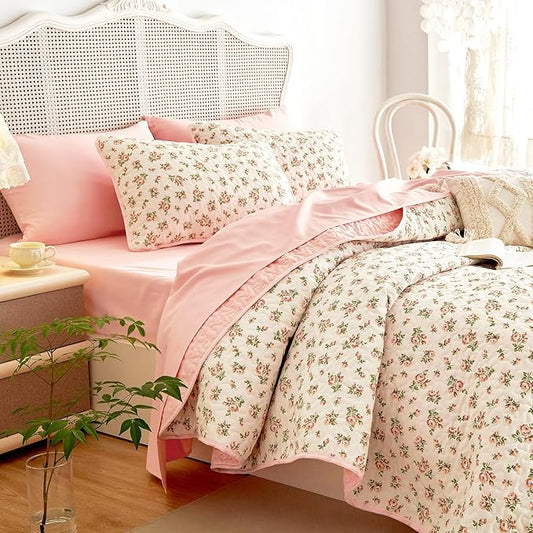 Wake In Cloud - Floral Quilt Set, Coquette Cottagecore Shabby Chic Flower Pattern for Women Teen Girls, Reversible Lightweight Bedspread Coverlet, 3 Pieces, Peach Blush, Twin/Twin XL Size