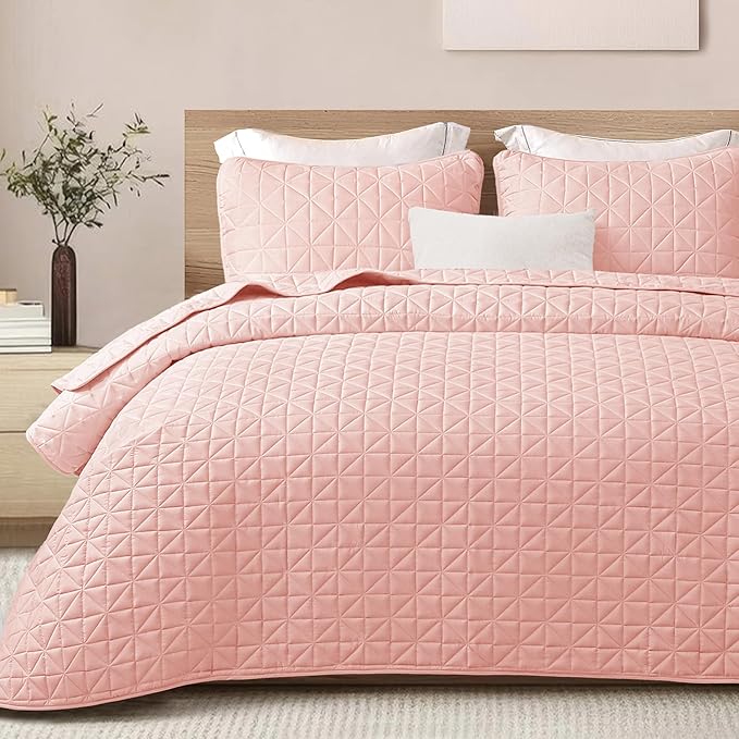 Exclusivo Mezcla Quilts King Size Bedding Set with Stitched Grid Pattern, Lightweight Summer Pink Bedspreads Coverlets Bed Cover for All Seasons (1 Quilt and 2 Pillow Shams)