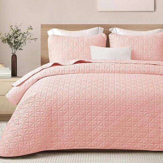Exclusivo Mezcla Quilts King Size Bedding Set with Stitched Grid Pattern, Lightweight Summer Pink Bedspreads Coverlets Bed Cover for All Seasons (1 Quilt and 2 Pillow Shams)