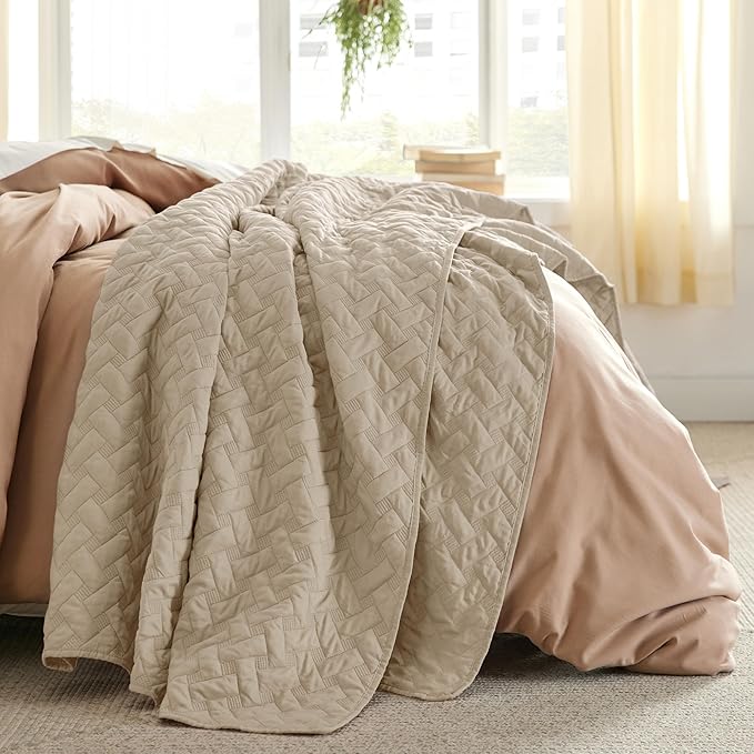 Bedsure Quilts Queen Size - Lightweight Bedspreads Queen Size with Basket Weave Pattern, Soft Quilt Bedding, Hazel Comforter Coverlet for All Seasons (90" x 96")