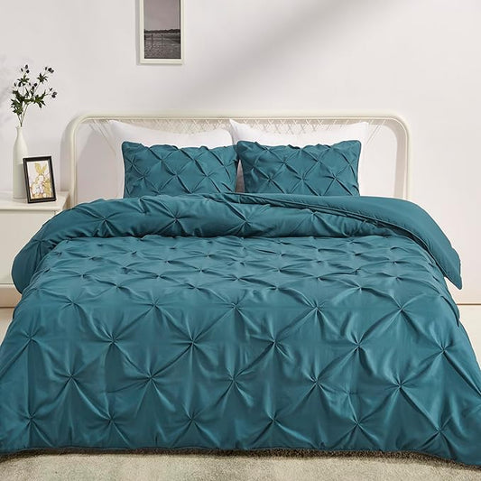 Amazon Basics Soft King Size Comforter Sets, All-Season Down-Alternative 3-Piece Bedding Set, Pinch Pleat Design, Dark Teal