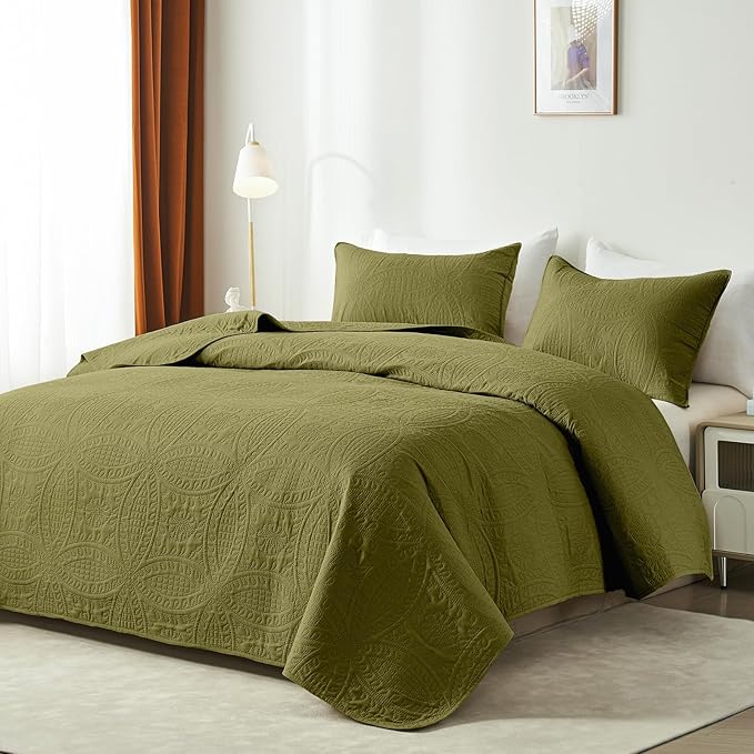 akkialla King/Cal King Quilt Set,Olive Green Lightweight Bedspread with Coin Pattern, Soft Microfiber Coverlet for All Seasons, Breathable and Skin-Friendly Fabric (1 Quilt, 2 Pillow Shams)