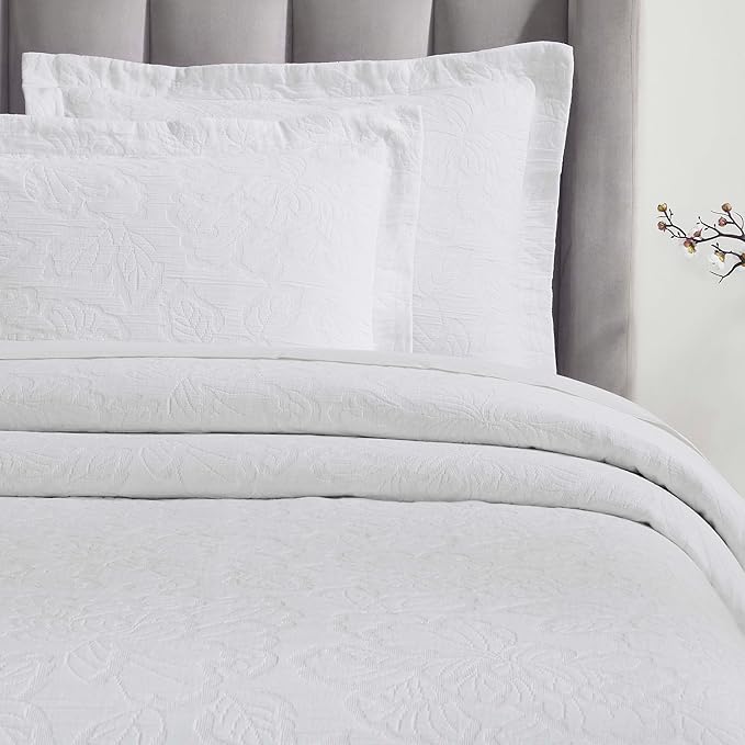 Superior 3 Piece Cotton Bedspread Set, Home Bed Decor, Decorative Bed Spread, 2 Pillow Shams, Medium Weight Blanket, Matelasse Coverlet, Bedding Essentials, Hibiscus Collection, Full, White