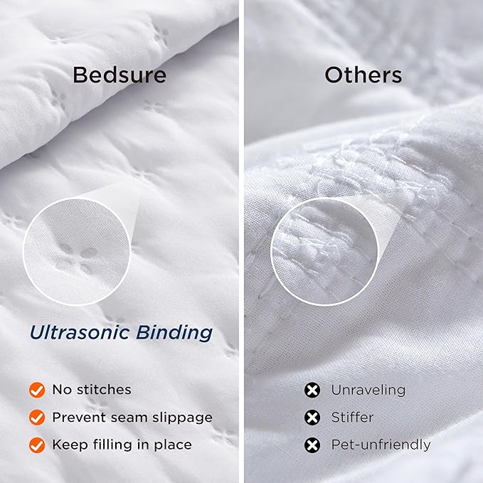 Bedsure Twin Quilt - Ultra Soft Twin XL Quilt Bedding for Dorm Decor, Lightweight All-Season Comforter, Bright White Bedspread Coverlet with Clover Pattern, 68 x 86 Inches