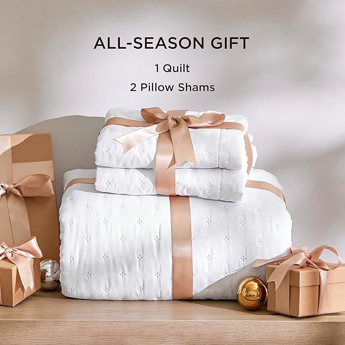 Bedsure California King Quilt - Bright White Bedspread California King Size & Lightweight Comforter, Modern Coverlet with Clover Pattern, Ultra Soft All-Season Bedding, 111x106 Inches