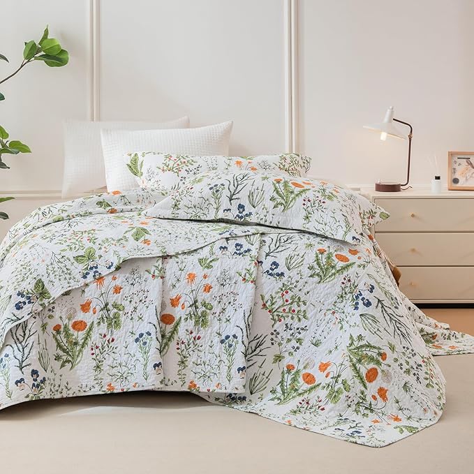 QSH 100% Cotton Floral Quilt Oversized Queen Set (102"x118")- 3Pcs Yellow Flowers Leaves Plants Pattern Botanical Printed Bedspread Coverlet Soft Lightweight Quilt Oversized Queen with Pillowcases