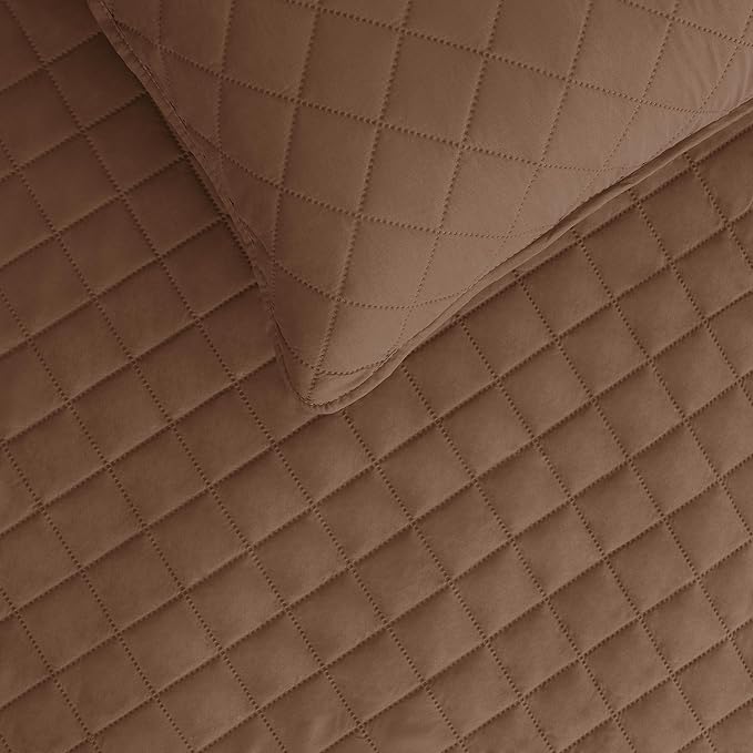 Easy-Going King Size Reversible Quilt Set with 1 Quilt and 2 Pillow Shams, Soft Bed Quilt Cover, Water Resistant Lightweight Microfiber Bedspread, Stain Resistant, Brown/Beige