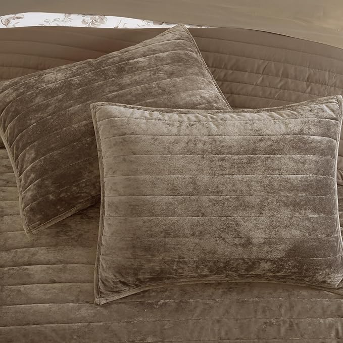 WRENSONGE Velvet King Size Quilt Set-3 Pieces Taupe Oatmeal Luxurious Velvet Striped Channel Comforter with 2 Shams, Soft Bedspread Coverlet Quilted Bedding Set for All Season
