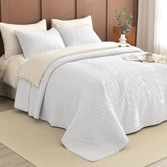 Lady Ann White Oversized King Quilt 128x120, Leaves Pattern Printed Oversized King Bedspreads, Lightweight & Soft Farmhouse Coverlets All Season Extra Large Thin Comforter 3 Pcs Quilted Bedding Sets