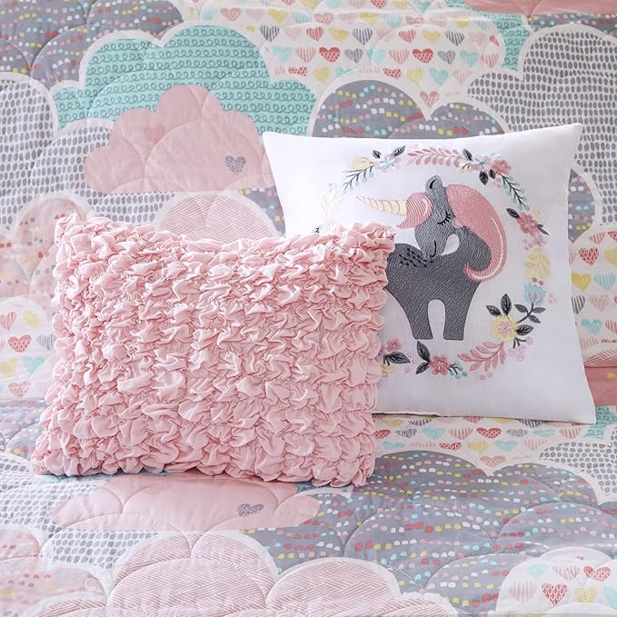 Intelligent Design Kids Reversible Cotton Quilt Set - Vibrant Fun, Playful Print, All Season Children Bedding Coverlet Bedspread, Decorative Pillow, Bedroom Décor, Twin/Twin XL, Cloud Pink 4 Piece