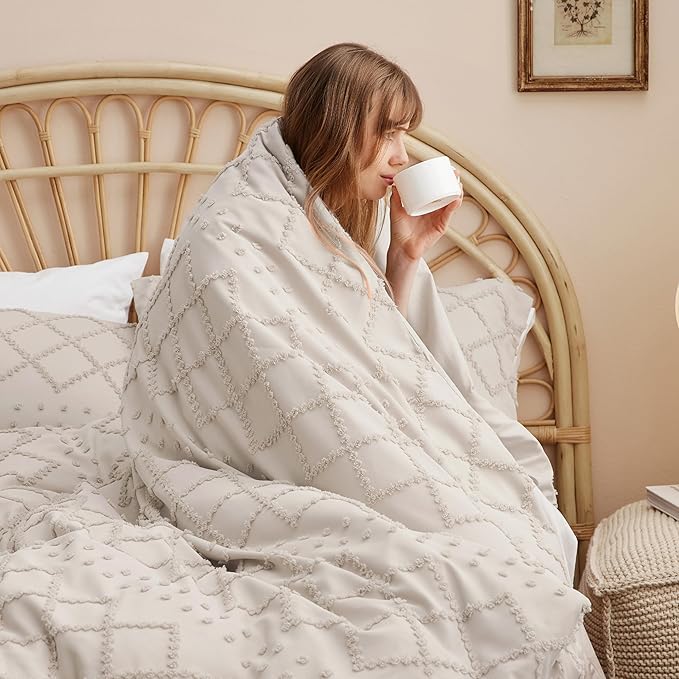 Bedsure Boho Oversized King Duvet Cover - Beige Breathable & Soft Boho Bedding, Machine Washable Comforter Cover for All Seasons, Includes 1 Duvet Cover 120"x98" with 2 Pillow Shams & Zipper Closure