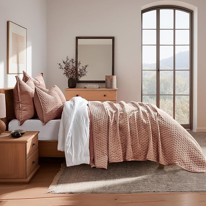 EverGrace Luxury Velvet Quilt Set Queen Size 3 Piece, Soft Cross-Stitch Velvet Comforter Set with Pillow Shams, Lightweight Coverlet Bedspread Bedding Set for All Seasons, Terracotta Clay