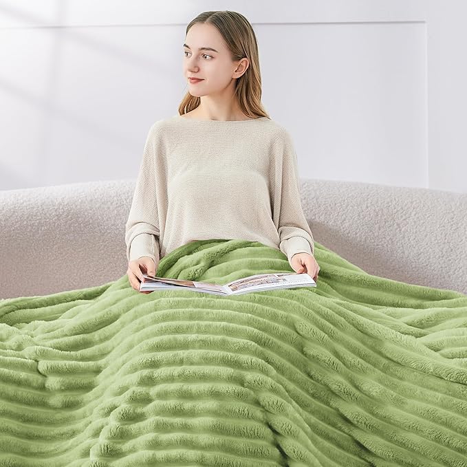 BEDELITE Twin Blanket for Couch & Bed, 300GSM Soft & Warm Fleece Blanket, Decorative and Giftable Striped Grass Green Blankets for Women, Men, 60"x80"