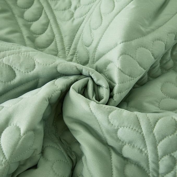 Cmfshape Oversize King Bedspread 120"x120",3 Piece California King Quilt,Lightweight Green Quilt Set for All Season,Modern Coin Pattern Bedding Set