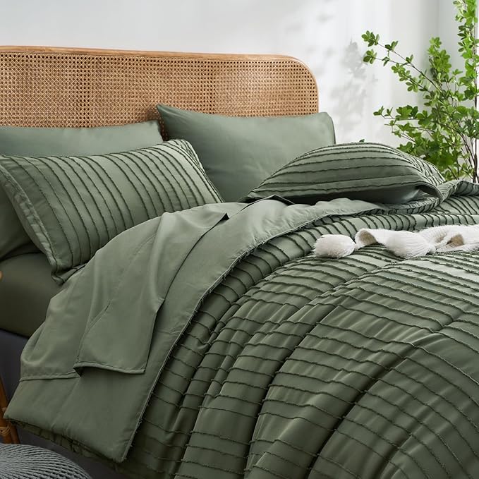 WURUIBO Comforter Set Size, Green Comforter Set King Size, 7 Pieces Bed in a Bag, Ultra Soft Queen Bedding Set, Bed Set for All Seasons, Flat Sheet, Fitted Sheet, Pillowcases, Pillow Shams