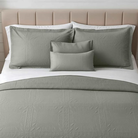 Hearth & Harbor Twin Quilt Set – All-Season Lightweight Bedspread & Coverlet with Pinsonic Weave - 5 Piece Twin Quilt Set with Pillow Shams, London Fog - Twin Grid