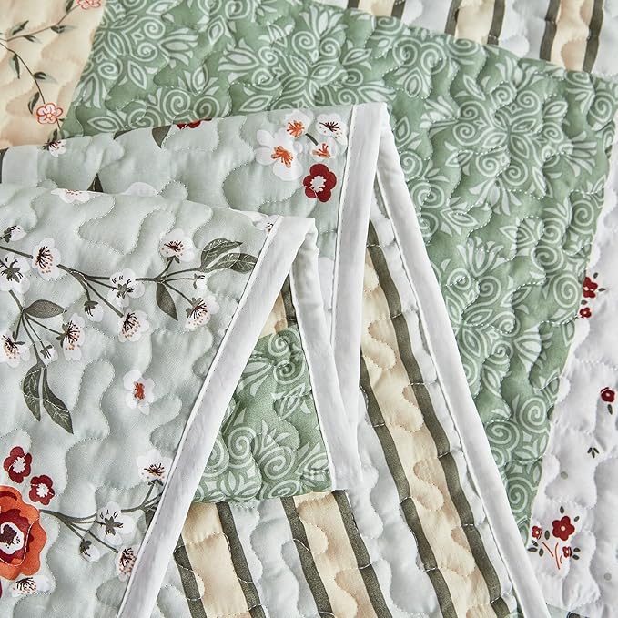 Patchwork Quilt Set King Size, 3 Pieces Green Floral Plaid Summer Bedspread Coverlet Set, Soft Microfiber Reversible Lightweight Bed Cover for All Season (102" x 90", 1 Quilt+ 2 Pillow Shams)