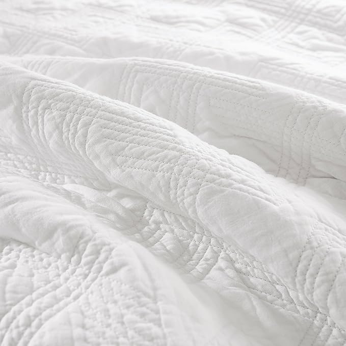 WDCOZY 100% Cotton King Size Quilt Set - White Pre-Washed Soft Lightweight Modern Bedspread, Farmhouse Country Rustic Coverlet, Textured Like Linen, Shabby Chic Gauze Bedding, 3 Pieces