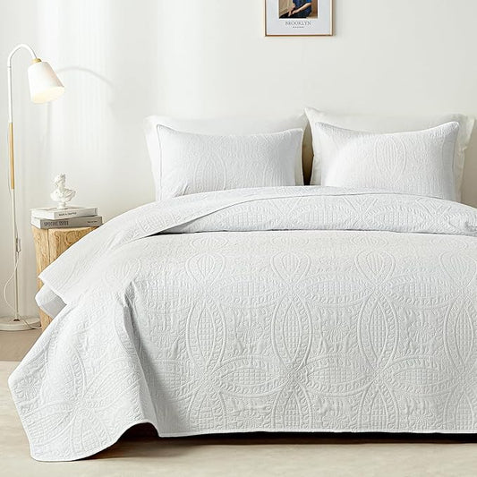 akkialla Queen Quilt Bedding Set,White Ultrasonic Full/Queen Quilt Set,Lightweight Soft Bedspread Coverlet,Modern Style Coin Pattern Bed Cover for All Seasons,3 Piece(1 Quilt,2 Pillow Shams)