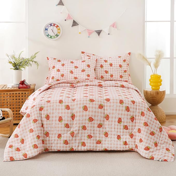 Yibeizi Strawberry Comforter Set for Girls Twin, Kids Pink Checkered Printed Bedding Set with Pillow Sham, Cute Lightweight Soft Breathable Machine Washable Quilted Bed Comforter Set 2 Piece