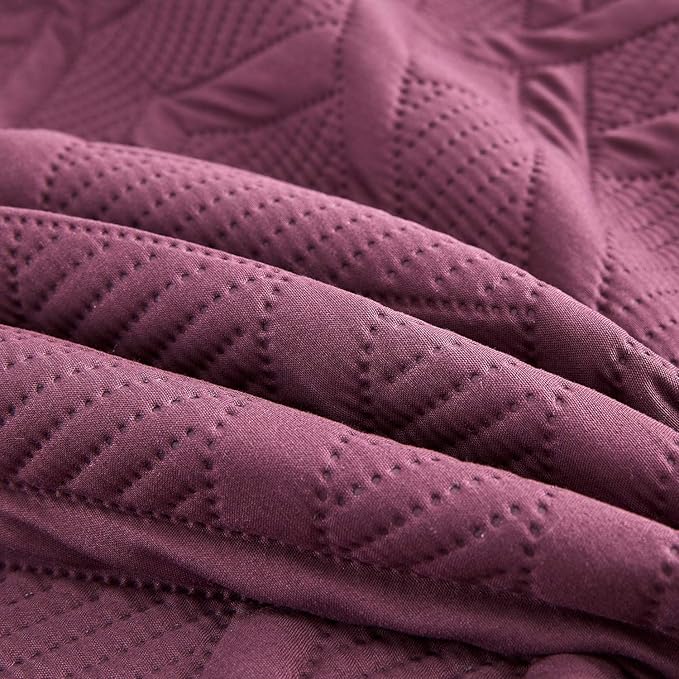 CHIXIN Quilt King Size - Geometric Pattern Bedspread Coverlet Set - Modern & Contemporary Style Bedding Cover, Ultrasonic Quilting, Reversible, Lightweight, 4 Piece, Burgundy & Wisteria