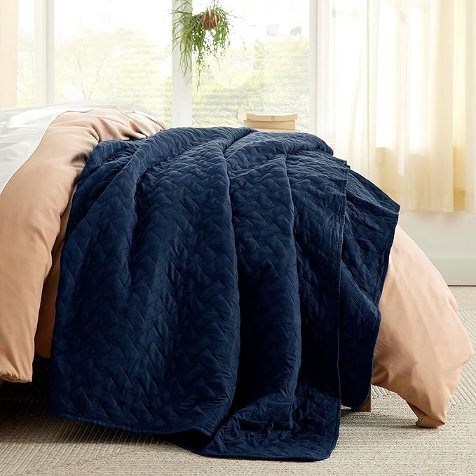 Bedsure Quilts King Size - Lightweight Bedspreads King Size with Basket Weave Pattern, Soft Quilt Bedding, Navy Comforter Coverlet for All Seasons (106" x 96")