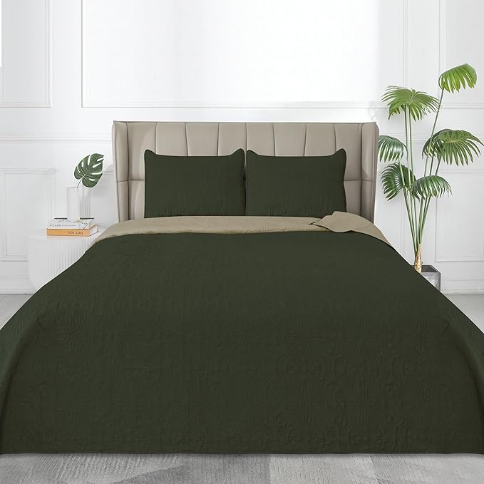 Easy-Going King Size Reversible Quilt Set with 1 Quilt and 2 Pillow Shams, Soft Bed Quilt Cover, Water Resistant Lightweight Microfiber Bedspread, Stain Resistant, Damask-Army Green/Beige