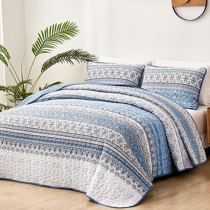 WONGS BEDDING Boho King Quilt Set, Light Blue Bohemian King Quilt Bedding Set, Lightweight Microfiber Bed Decor Bedspread for All Season 104"x90"(3 Pieces)