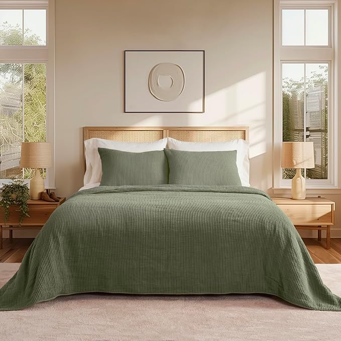 EVERGRACEHOME Cotton Coverlet Set Full Queen Size 3 Pieces, Lightweight Soft Ribbed Matelassé Bedspread Quilt Set, Cozy Oversized Quilted Bedding Set with 2 Pillow Shams for All Seasons, Olive Green
