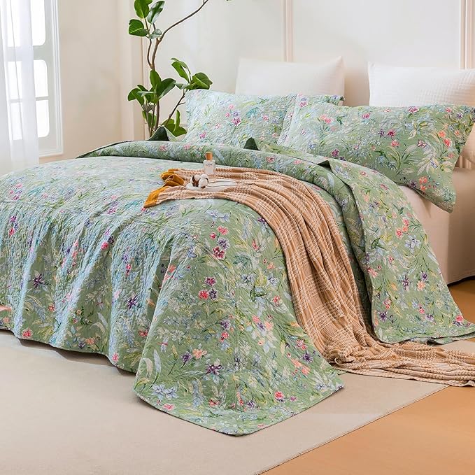 QSH 3Pcs Oversized King Bedspread Set(120"x120"),100% Cotton Green Floral Quilt Bedding Set Flower Bird Butterfly Printed Bedspread Coverlet California King Oversized Lightweight Soft Bedding Set