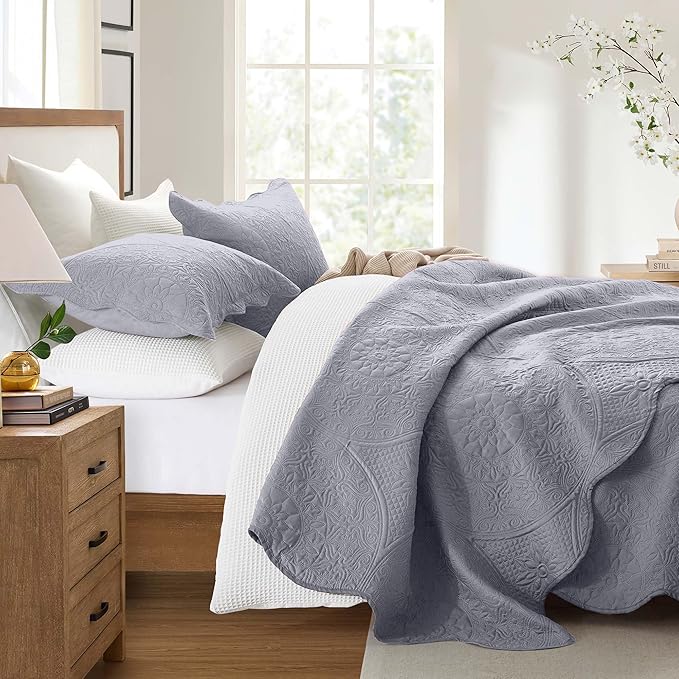 IR Imperial Rooms 10 Pack Queen Quilt Bedding Set (90" x 96") - Bulk Wholesale for Hotels, Guest Bedroom & Airbnbs - Lightweight Microfiber Reversible Floral Embossed Quilts Bedspreads (Silver)